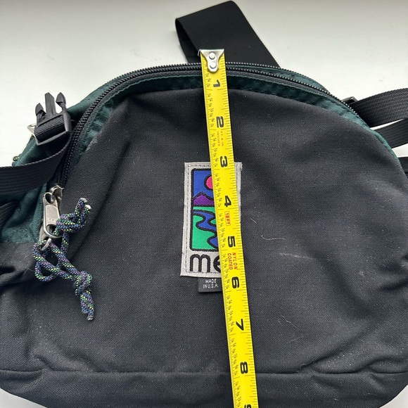 MEI Mountain Equipment Inc waist fanny pack. - Picture 5 of 11